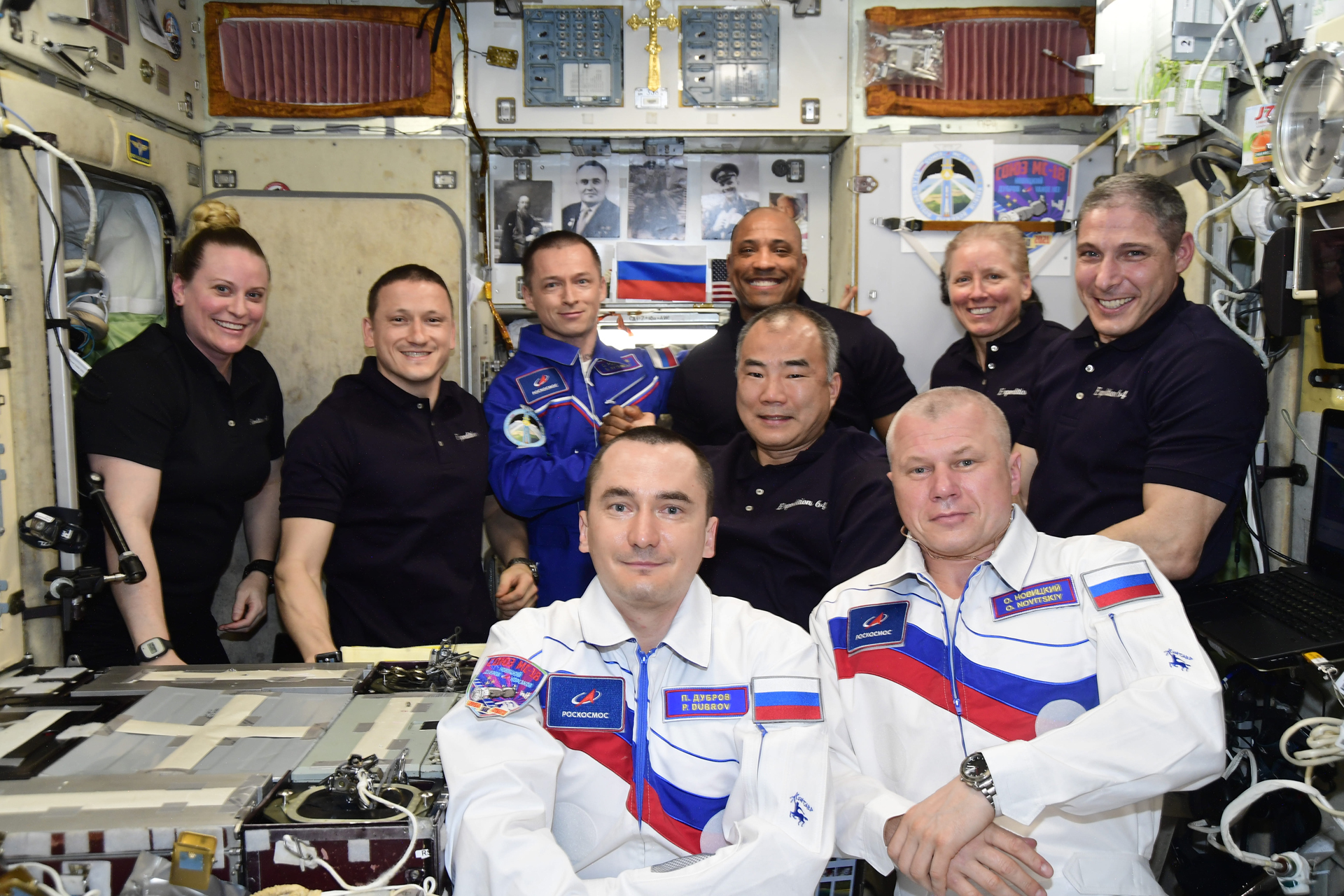 Экипаж МКС-64. Фото космонавта Сергея Рыжикова